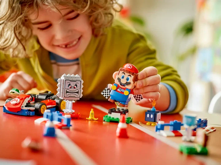 Конструктор LEGO Super Mario Mario Kart - Interactive LEGO Mario та Standard Kart 278 деталей (72043) - изображение 6