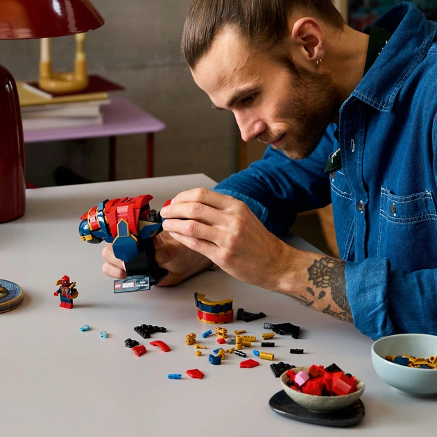 Конструктор LEGO Super Heroes Marvel Бюст Железного Человека-Паука