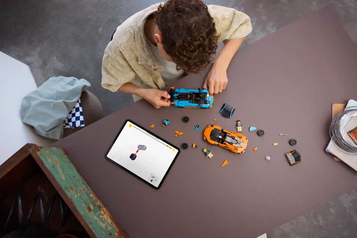 Конструктор LEGO Speed Champions Lamborghini Revuelto и Huracán STO 607 деталей (77238) - изображение 3
