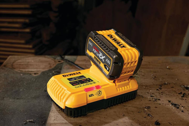 Ładowarka do narzędzi DeWalt 18, 54, prąd wyjściowy 12 A (5035048729892) - obraz 3