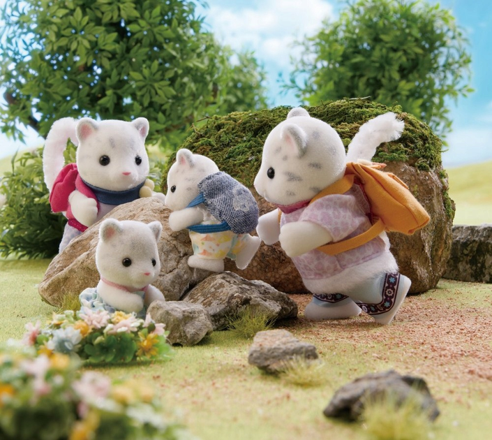 Набір фігурок Sylvanian Families Родина снігових барсів SLV5814 (5054131058145) - зображення 4