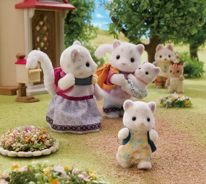 Набір фігурок Sylvanian Families Родина снігових барсів SLV5814 (5054131058145) - зображення 5
