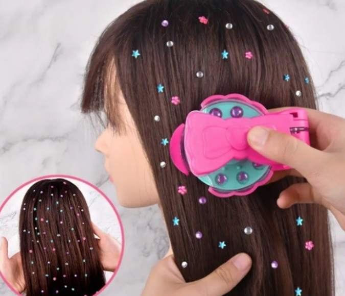Стайлер для волос Bling Bling детский набор для творчества с 150 стразами для декорирования прядей одежды и аксессуаров яркий инструмент для создания уникальных образов и праздничных причесок для девочек юными стилистами для развития художественного вкуса - изображение 3