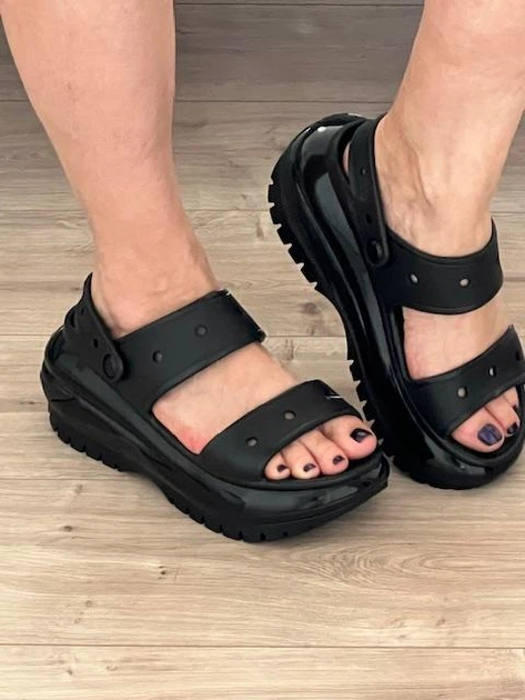 Босоніжки Crocs Mega Crush, W10, Black, 41-42 - Фото 7 Босоніжки Crocs Mega Crush, W10, Black, 41-42 - изображение 7