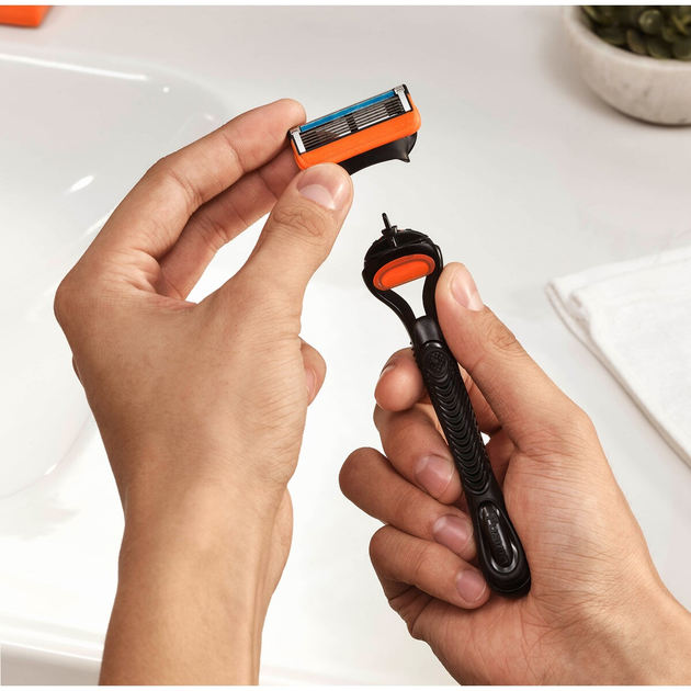 Maszynka do golenia Gillette Fusion5 Power + wymienny wkład 1 szt (8001090420671) - obraz 4