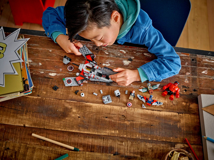 Конструктор LEGO Super Heroes Капітан Америка проти Червоного Галка — битва 223 елемента (76292) - зображення 8