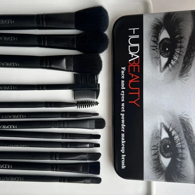 Набор кистей HUDA BEAUTY face and eyes wet powder makeup brush 12 шт высококачественные синтетические волосы современный дизайн - изображение 6
