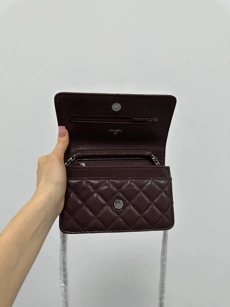 Сумка жіноча із срібною фурнітурою в стилі Chanel Caviar Quilted Wallet on Chain WOC Burgundy - Фото 5 Сумка жіноча із срібною фурнітурою в стилі Chanel Caviar Quilted Wallet on Chain WOC Burgundy - изображение 5