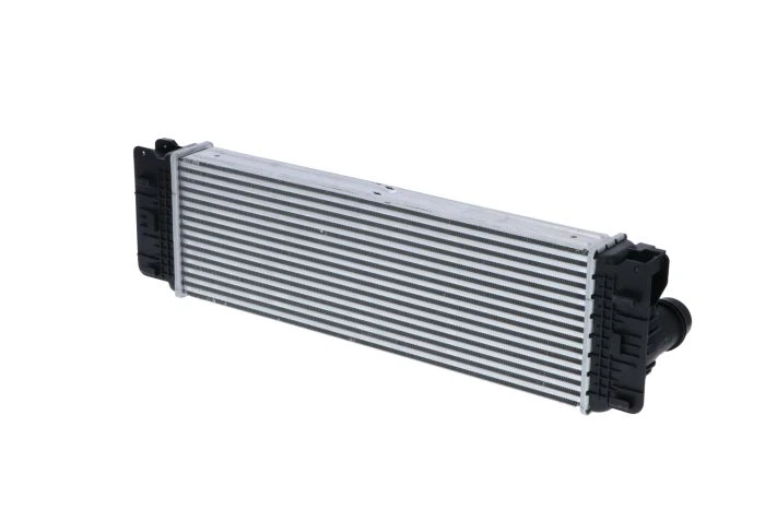 Интеркулер NRF 30505 Volkswagen Crafter; Mercedes Sprinter 2E0145804A, A9065010201, 9065010201 - изображение 3