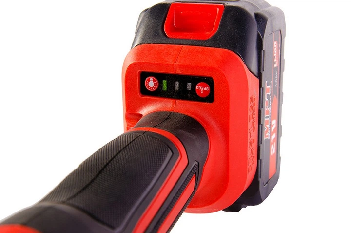 Машина углошлифовальная аккуммуляторная MPT 100 мм 21 V Li-ion 2 АКБ 4 Ач Black and Red (MCAG2103.A1) - Фото 2 Машина углошлифовальная аккуммуляторная MPT 100 мм 21 V Li-ion 2 АКБ 4 Ач Black and Red (MCAG2103.A1) - изображение 2