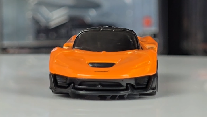 Машинка Базовая Hot Wheels McLaren W1 Race Day 1:64 HYW41 Orange