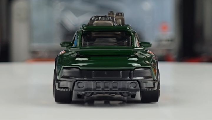 Машинка Базова Hot Wheels Porsche 911 Rallye Safari 1:64 HYW87