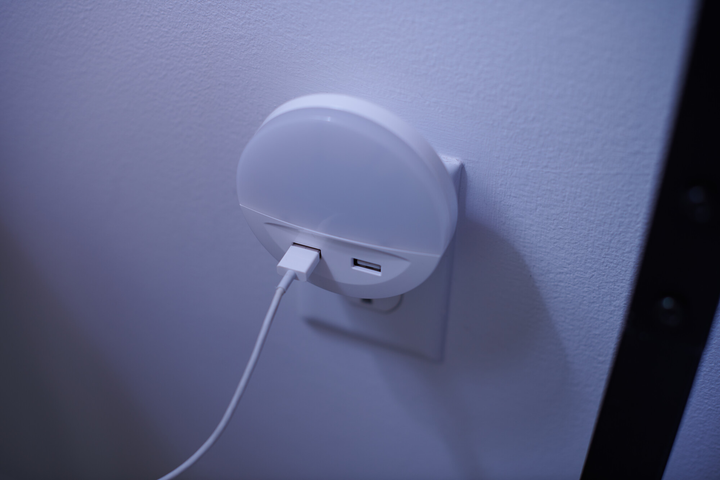 Nocna lampka LEDVANCE LUNETTA USB 3000K (4058075266902) - obraz 9