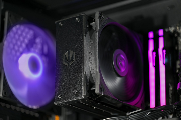 Komputer Actina ENDORFY 7700/32GB/2TB/RTX5070Ti/850W MT (KOMACNGIP0248) - obraz 14