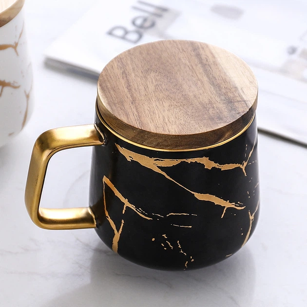 Чашка MORO Marble з дерев'яною кришкою 400 мл Чорна (M-4316BL) - Фото 4 Чашка MORO Marble з дерев'яною кришкою 400 мл Чорна (M-4316BL) - зображення 4