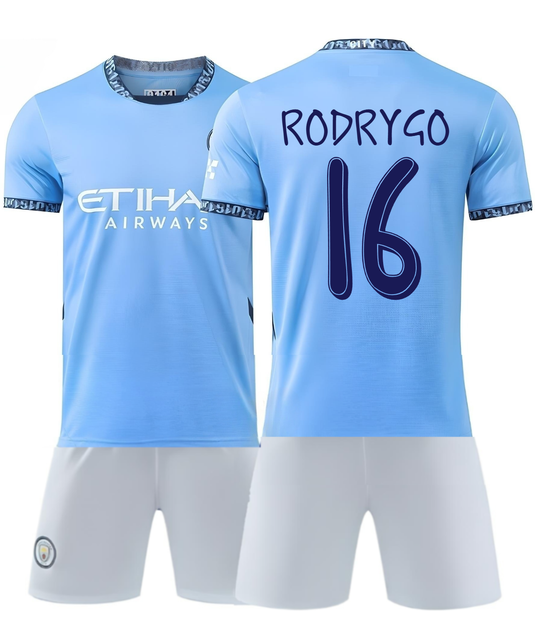 Форма футбольна дитяча Rodrygo (Родріго) 16 Manchester City (Манчестер Сіті), сезон 24/25, 20 розмір, ріст 115-120 см, синє-блакитна - Фото 1 Форма футбольна дитяча Rodrygo (Родріго) 16 Manchester City (Манчестер Сіті), сезон 24/25, 20 розмір, ріст 115-120 см, синє-блакитна - зображення 1