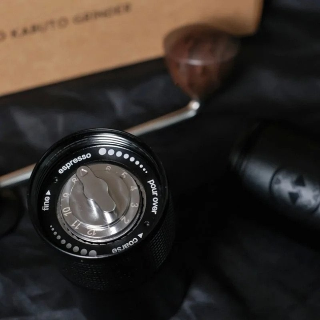 Młynek do kawy Hario Kabuto Czarny (4711642687455) - obraz 4