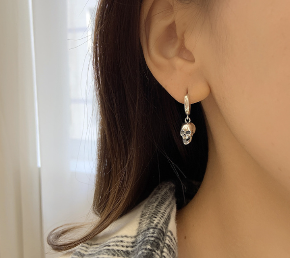 Сережки конго Fashion Jewerly у вигляді черепів 2 шт в готичному корейському стилі сріблясті (SVS) - зображення 6
