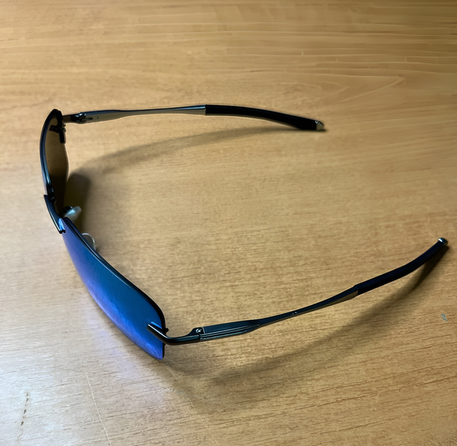 Модные мужские солнцезащитные очки 2025 polarized blue солнечные защитные UV400 поляризационные антибликовые для рыбалки отдыха авто polaroid от солнца стильные квадратные полароид темно-серая оправа голубые линзы в комплекте твердый футляр - Фото 3 Модные мужские солнцезащитные очки 2025 polarized blue солнечные защитные UV400 поляризационные антибликовые для рыбалки отдыха авто polaroid от солнца стильные квадратные полароид темно-серая оправа голубые линзы в комплекте твердый футляр - изображение 3