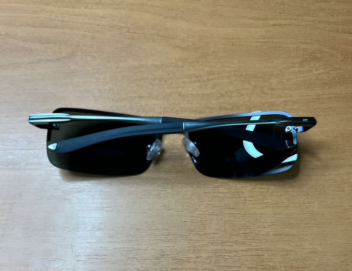 Модные мужские солнцезащитные очки 2025 polarized black солнечные защитные UV400 поляризационные антибликовые для рыбалки отдыха авто polaroid от солнца стильные квадратные окуляры полароид матово-черная оправа серо-зеленые линзы твердый чехол в комплекте - Фото 7 Модные мужские солнцезащитные очки 2025 polarized black солнечные защитные UV400 поляризационные антибликовые для рыбалки отдыха авто polaroid от солнца стильные квадратные окуляры полароид матово-черная оправа серо-зеленые линзы твердый чехол в комплекте - изображение 7