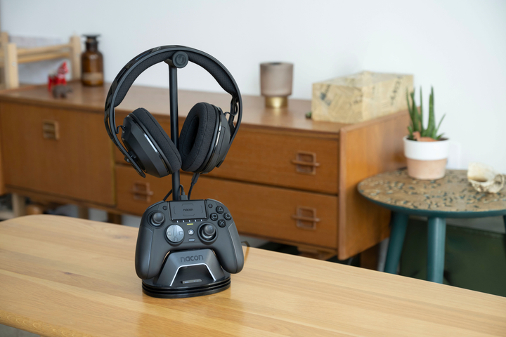Stacja ładująca dla słuchawek i kontrolera Nacon Charging Station for Headset and Controller Black (3665962022513) - obraz 4