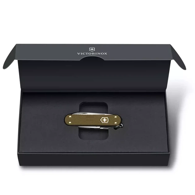 Складаний ніж Victorinox Classic SD Terra Brown 58 мм 5 функцій для активного відпочинку та повсякденного - зображення 4