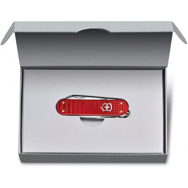 Складной нож Victorinox Classic SD Precious Alox красный для активного отдыха и повседневного использования - Фото 4 Складной нож Victorinox Classic SD Precious Alox красный для активного отдыха и повседневного использования - изображение 4