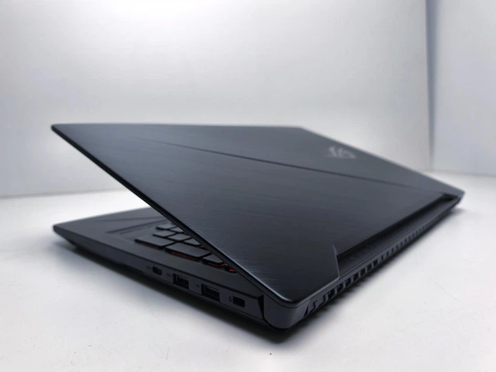 Ноутбук ASUS 15.6" ROG Strix FullHD IPS 120Hz I7-7700HQ 16GB SSD 128GB+1TB HDD Nvidia GTX 1060 (11055) Б/в - Фото 4 Ноутбук ASUS 15.6" ROG Strix FullHD IPS 120Hz I7-7700HQ 16GB SSD 128GB+1TB HDD Nvidia GTX 1060 (11055) Б/в - изображение 4