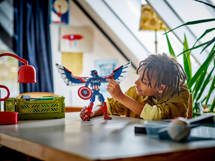 Конструктор LEGO Marvel Фігурка нового Капітана Америки 359 елементів (76296) - зображення 7