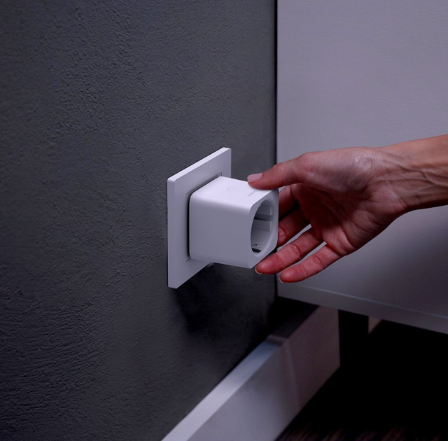 Inteligentne gniazdo Wi-Fi Philips Hue SmartPlug (8719514342309) (955555910204567) - Outlet - obraz 3