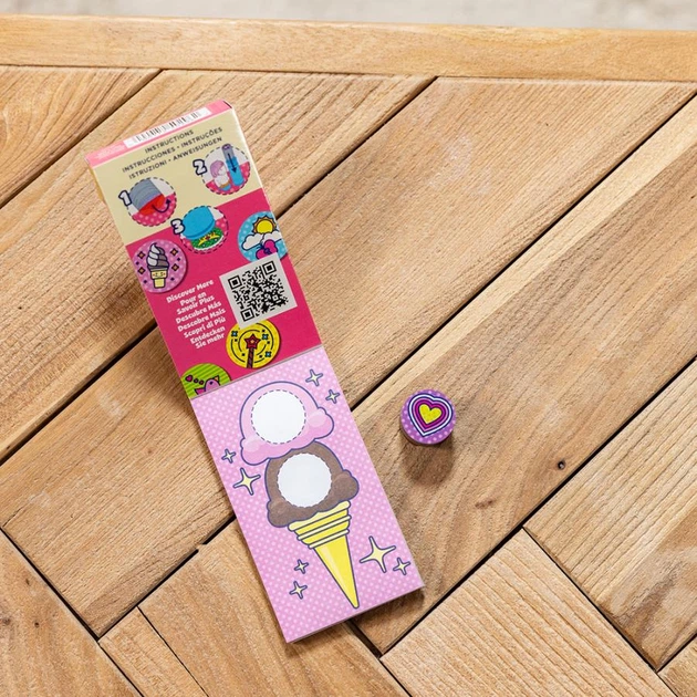 Набір з міні блокноту та наліпок Melissa & Doug Sticker WOW Favorite things (6075134) (681147005655) - зображення 4