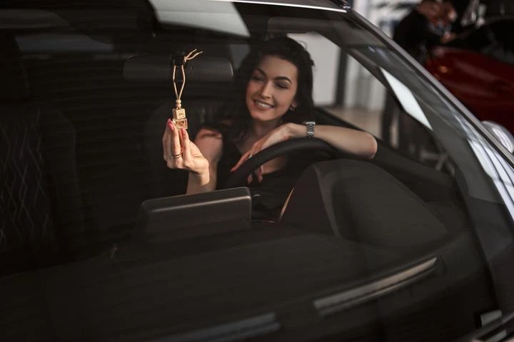 Жіночий ароматизатор LeMien10 автопарфум підвіска для салону - зображення 5