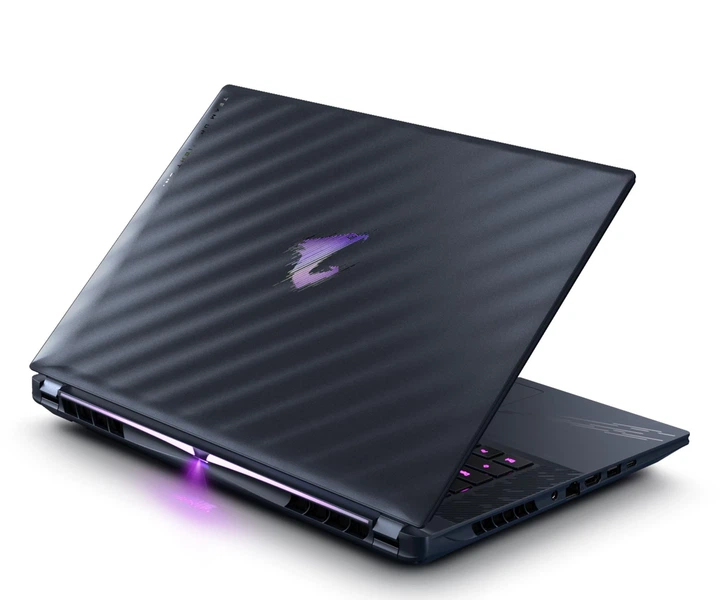 Ноутбук Б/в Gigabyte Aorus Master 16 / 16,0" 2K OLED 240Hz / Intel core Ultra 9 275HX / RAM 32GB / SSD 2TB NVMe / NVIDIA GeForce RTX 5090-24GB - изображение 3