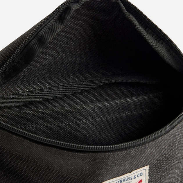 Сумка на пояс бананка тканинна Levi`s 004C8-0001 Чорна (7626725919538/5401030677296) - зображення 4