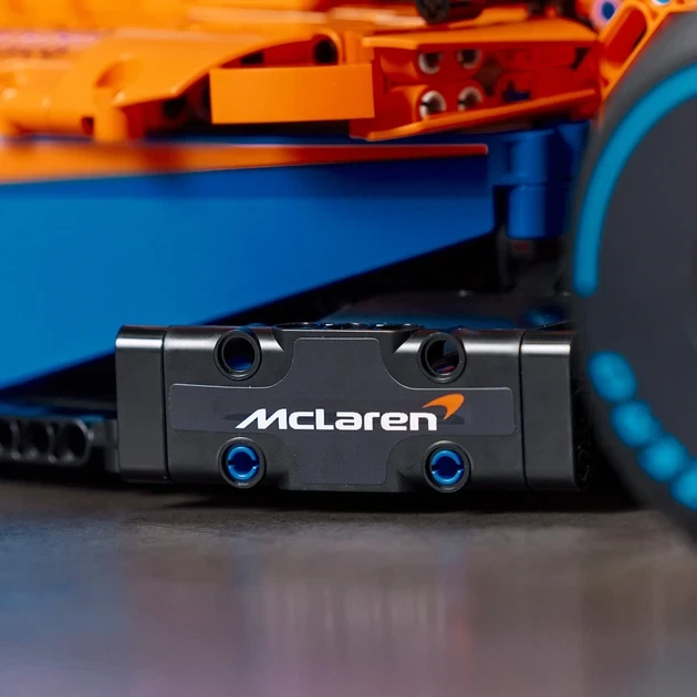 Конструктор Technic Перегоновий автомобіль McLaren Formula 1, 1432 деталей (2994250314094) - зображення 5