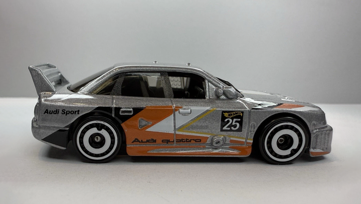 Машинка Базова Hot Wheels Audi '90 Quattro Peak Pursuit 1:64 JBB20 Silver - зображення 4