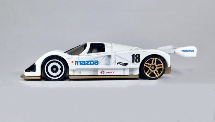 Машинка Базовая Hot Wheels Mazda 787B Peak Pursuit 1:64 JBB39