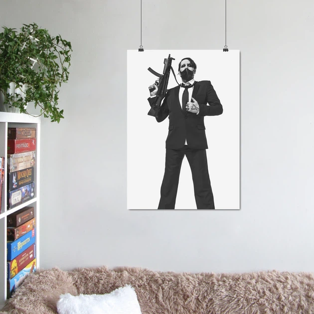 Постер Мэрилин Мэнсон с автоматом, Marilyn Manson, A3 42×30 см (id3911) - Фото 6 Постер Мэрилин Мэнсон с автоматом, Marilyn Manson, A3 42×30 см (id3911) - изображение 6