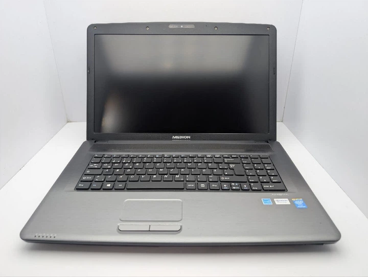 Ноутбук Medion Akoya E7222 / 17.3" (1920x1080) TN / Intel Pentium 2020M (2 ядра по 2.4 GHz) / 8 GB DDR3 / 500 GB HDD / Intel HD Graphics / WebCam / DVD-ROM / АКБ не держит б/у - изображение 3