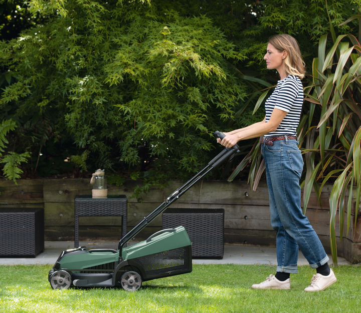 Акумуляторна газонокосарка Bosch CityMower 18V-32-300 + 1 x акумулятор PBA 18V 4.0 Ah + Ящик для трави 31 л + Зарядний пристрій AL 1830 CV (4059952562988) - зображення 5