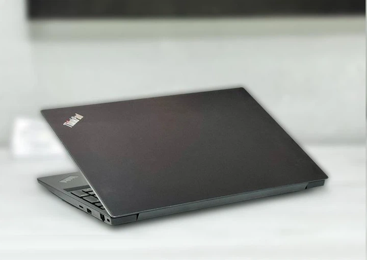 Ноутбук Lenovo Thinkpad E595 / 15.6'' (1920x1080) IPS / AMD Ryzen