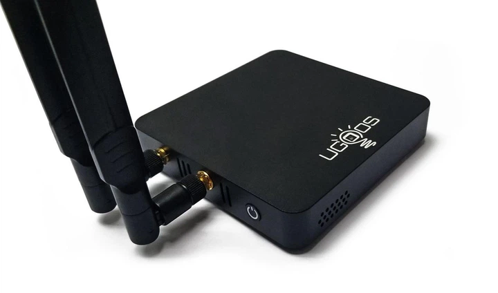Смарт приставка Ugoos AM6B Plus, 4/32, Amlogic S922XJ, Android (Bluetooth пульт) Чорний - зображення 2