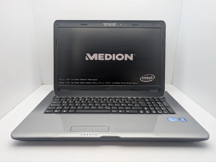 Ноутбук Medion Akoya P7624/Intel Core i3-2350M/6GB-DDR3/750GB-HDD/NVIDIA GeForce GT630M 1GB/17.3" HD+ LED Б/В - Фото 4 Ноутбук Medion Akoya P7624/Intel Core i3-2350M/6GB-DDR3/750GB-HDD/NVIDIA GeForce GT630M 1GB/17.3" HD+ LED Б/В - изображение 4