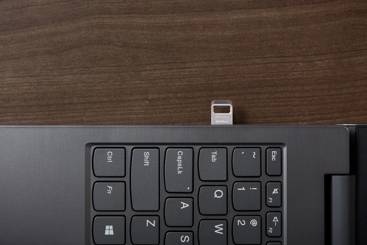Флеш-накопичувач USB3.2 256GB Kingston DataTraveler Micro (DTMC3G2/256GB) Нержавіюча сталь - зображення 9