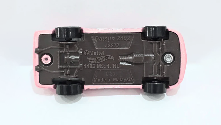 Машинка Базовая Hot Wheels Datsun 240Z HW Art Cars 1:64 JBB66 Pink