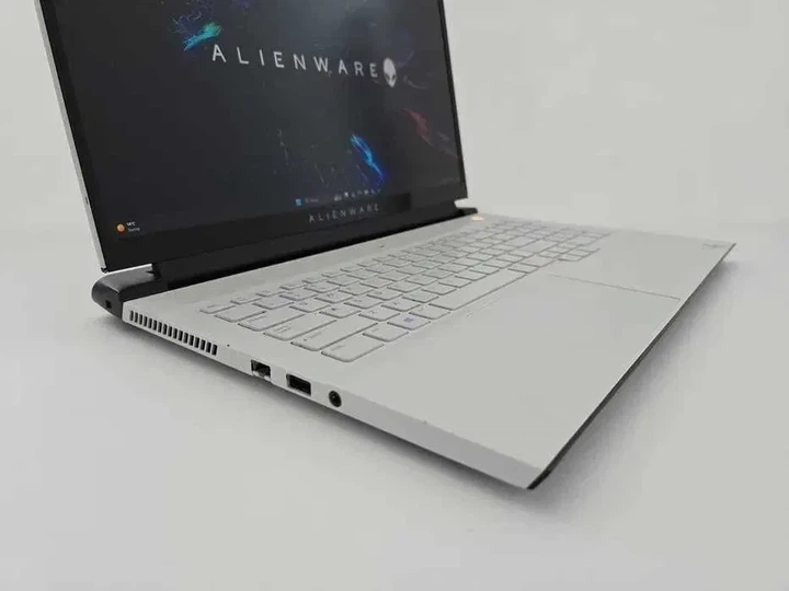 Ноутбук Dell Alienware M17 R3 I7 10870H/RTX 3070/RAM 16GB/SSD 512GB/IPS 360Hz Б\В - Фото 2 Ноутбук Dell Alienware M17 R3 I7 10870H/RTX 3070/RAM 16GB/SSD 512GB/IPS 360Hz Б\В - зображення 2