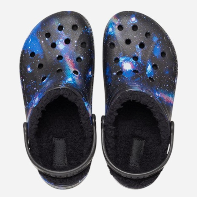 Chodaki chłopięce ocieplane Crocs Baya Lined Printed 207654-0C4 33-34 Czarne (196265151455) - obraz 5