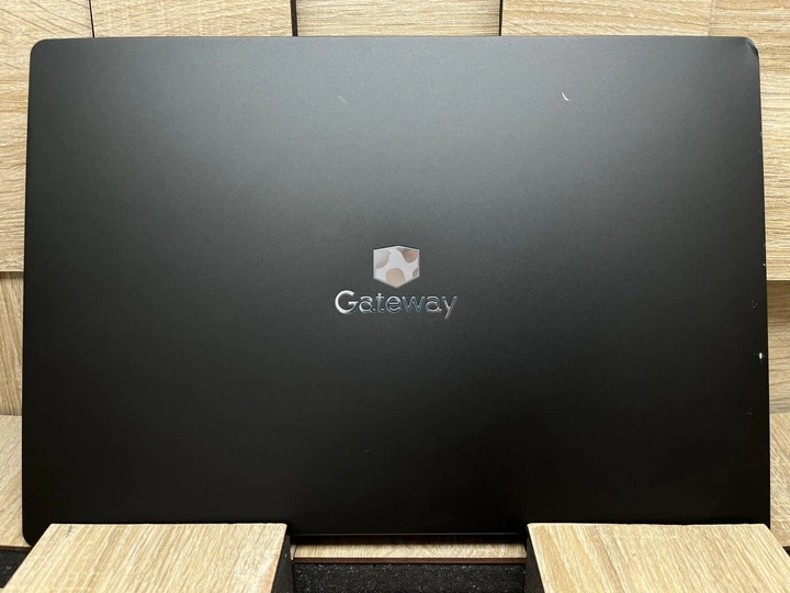 Ультрабук Gateway GWTC71427-BK / 14.1" (1920x1080) IPS Touch / Intel Core i7-1255U (10 (12) ядер по 2.8 - 4.7 GHz) / 8 GB DDR4 / 512 GB SSD M.2 / Intel UHD Graphics / WebCam б/у - Фото 8 Ультрабук Gateway GWTC71427-BK / 14.1" (1920x1080) IPS Touch / Intel Core i7-1255U (10 (12) ядер по 2.8 - 4.7 GHz) / 8 GB DDR4 / 512 GB SSD M.2 / Intel UHD Graphics / WebCam б/у - изображение 8