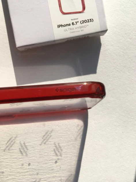Чехол противоударный Spigen Ultra Hybrid для Iphone 15 Red Crystal Прозрачный ACS06794 - Фото 3 Чехол противоударный Spigen Ultra Hybrid для Iphone 15 Red Crystal Прозрачный ACS06794 - изображение 3