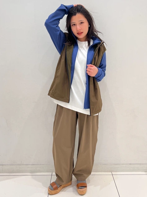 Ветровка женская Uniqlo 625674518 M Синяя (1159843460) - Фото 3 Ветровка женская Uniqlo 625674518 M Синяя (1159843460) - изображение 3